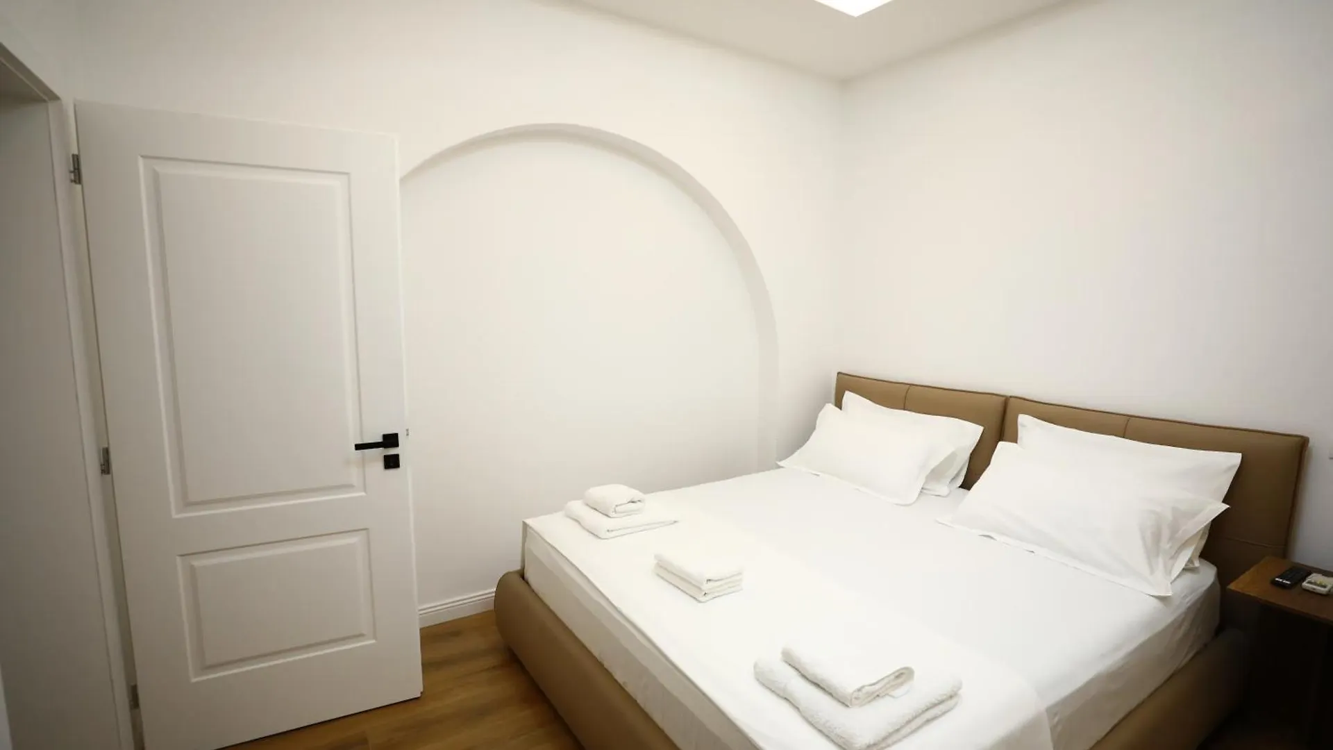 아파트 Tirana Sunny Bliss Villa 알바니아