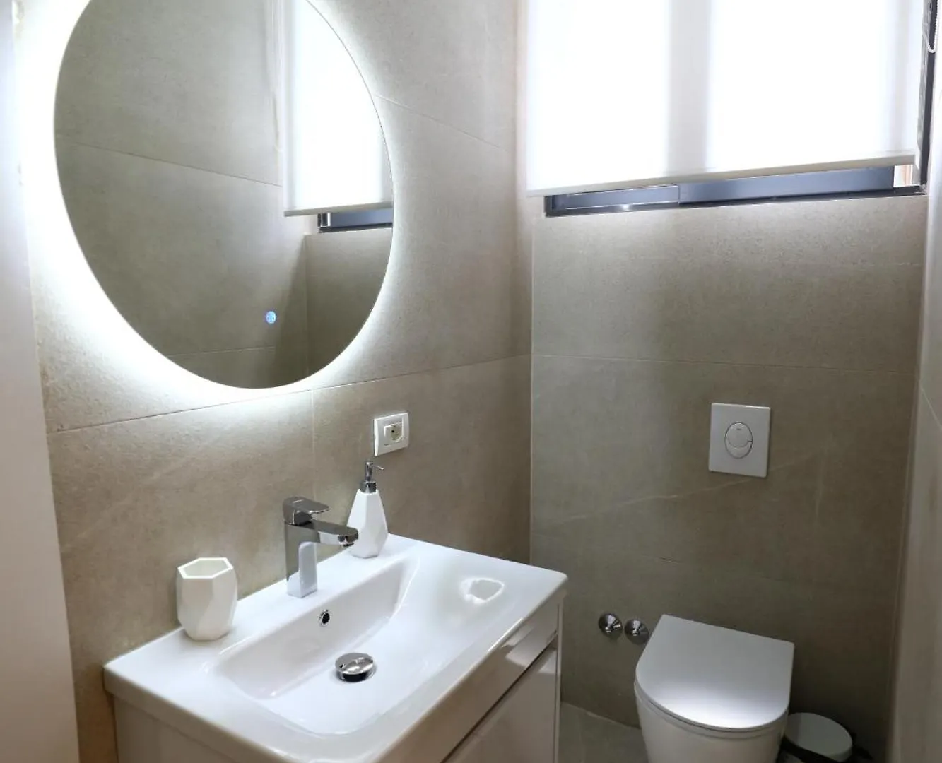 아파트 Tirana Sunny Bliss Villa 알바니아