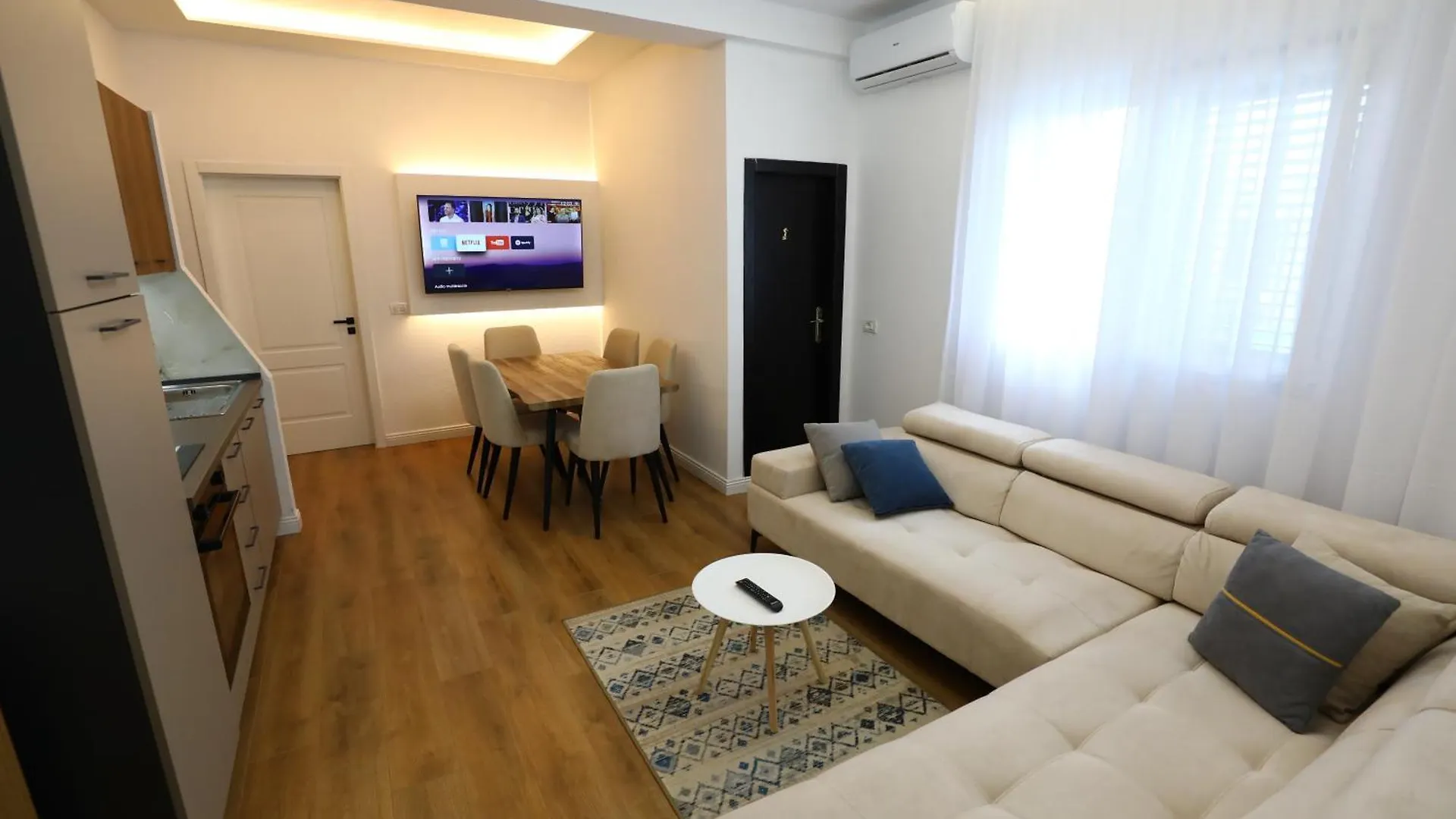 Tirana Sunny Bliss Villa 아파트