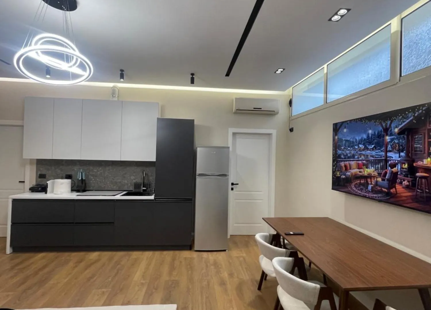 Tirana Sunny Bliss Villa 아파트