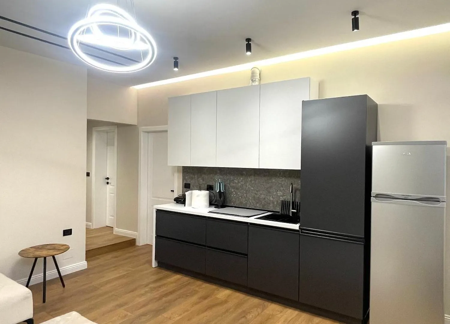 아파트 Tirana Sunny Bliss Villa