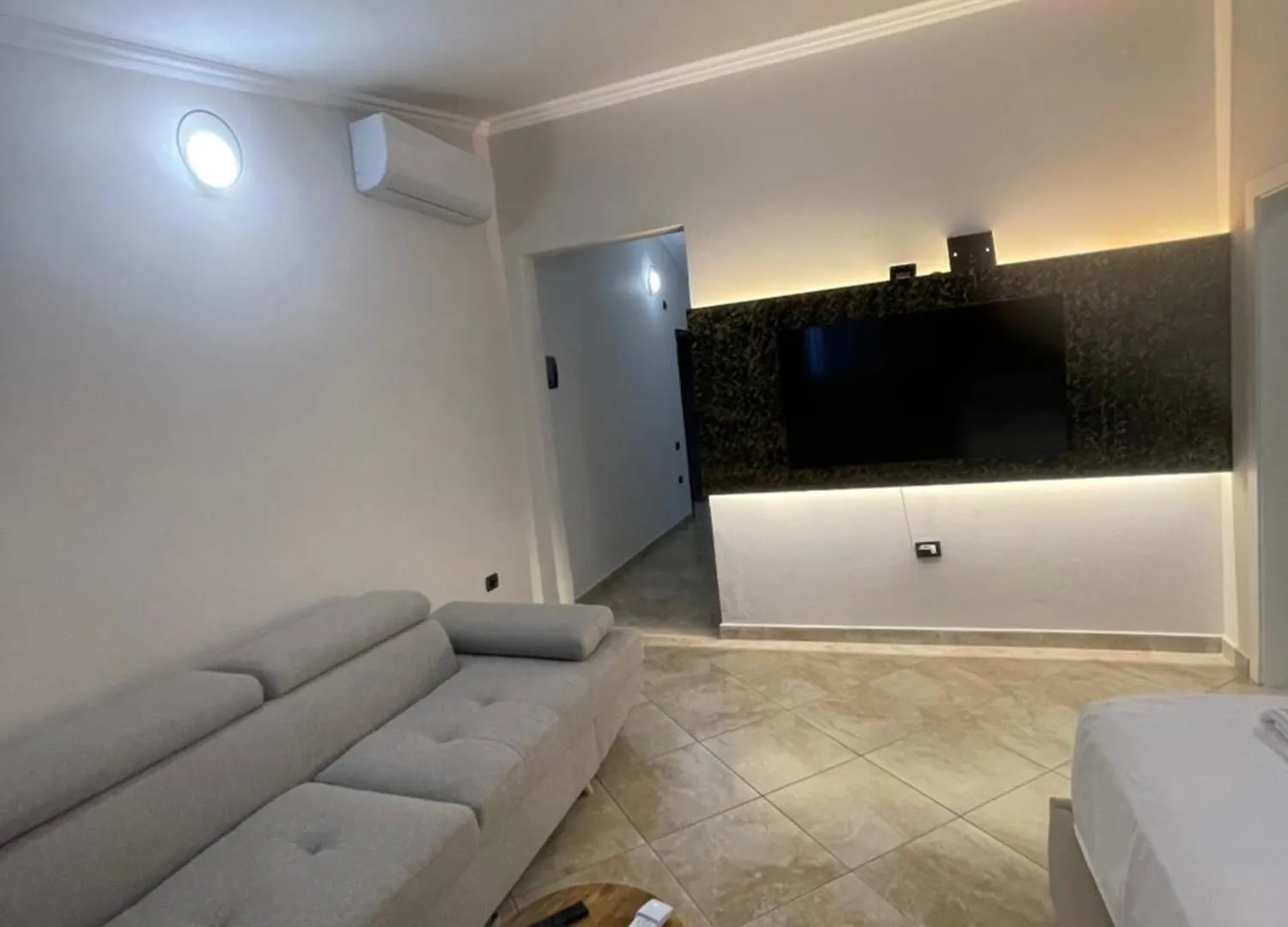 Tirana Sunny Bliss Villa 아파트